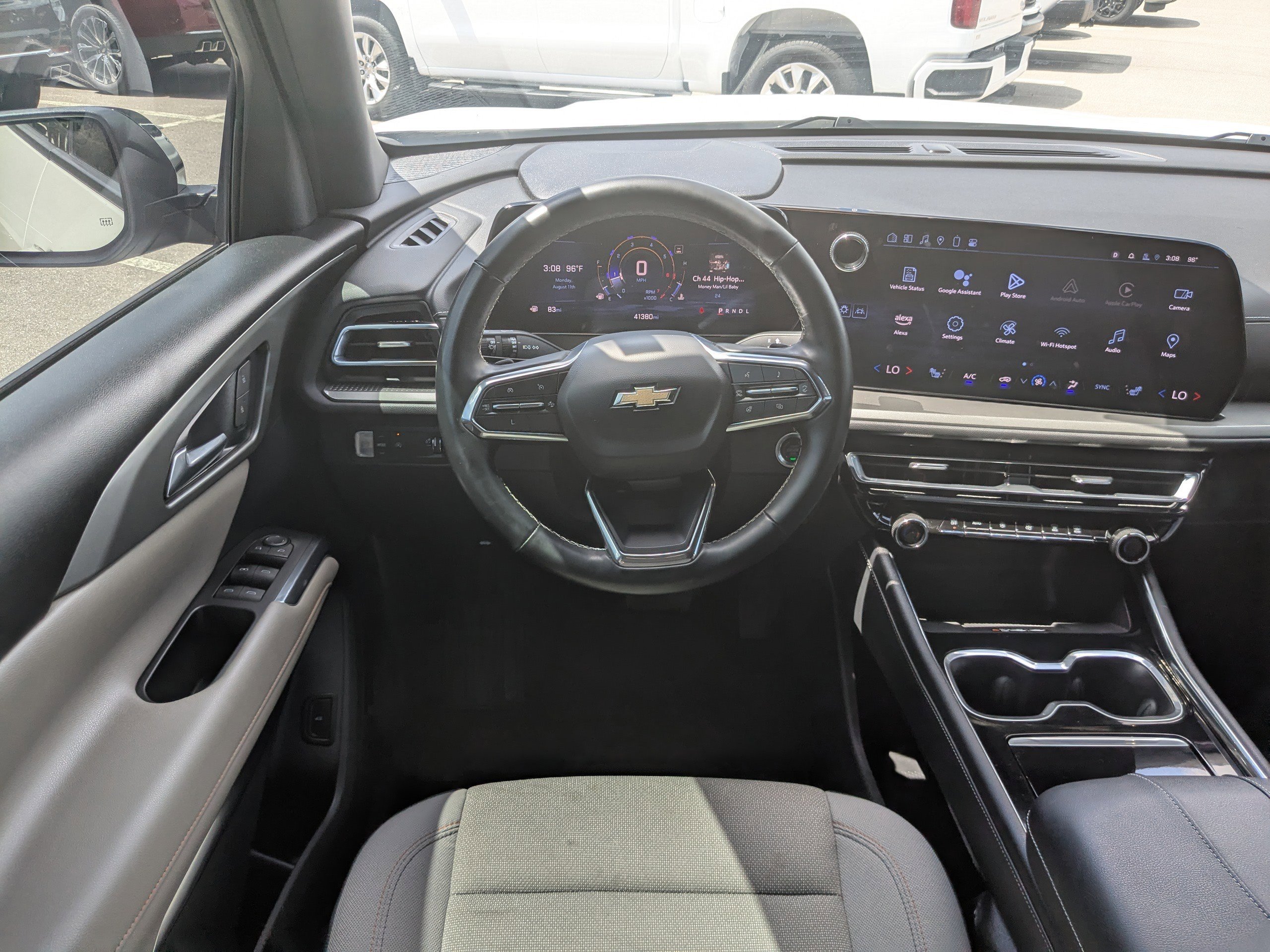 2024 Chevrolet Traverse photo 12