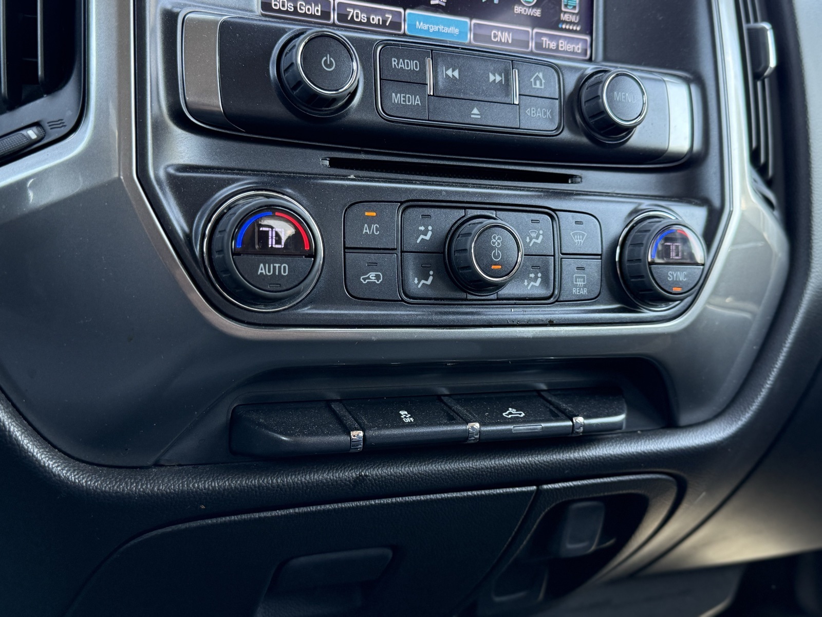 2017 Chevrolet Silverado 1500 LT photo 20