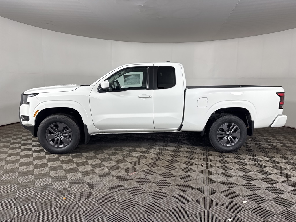 2025 Nissan Frontier SV photo 3