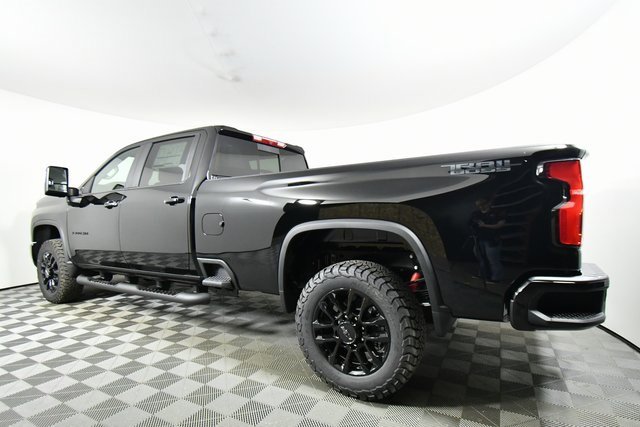 2025 Chevrolet Silverado 3500HD LT photo 13