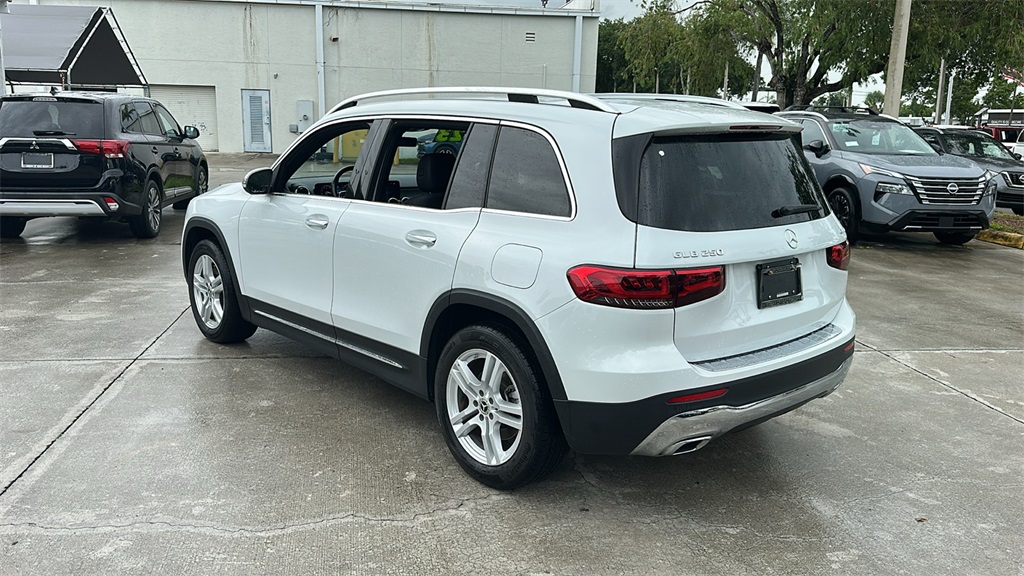 2023 Mercedes Benz GLB 250 4MATIC photo 3