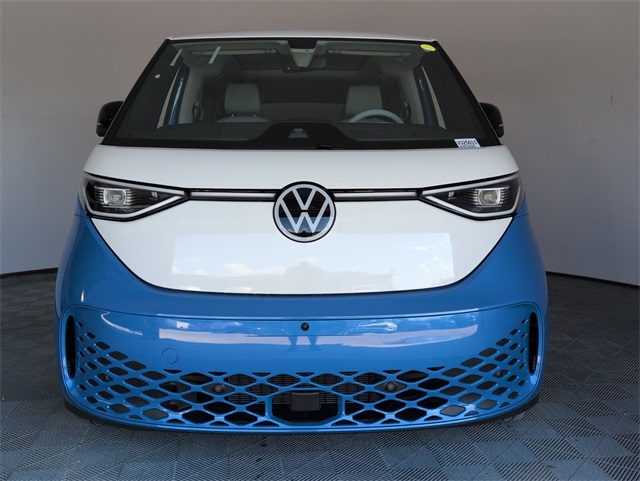 2025 Volkswagen ID. Buzz Pro Plus photo 2