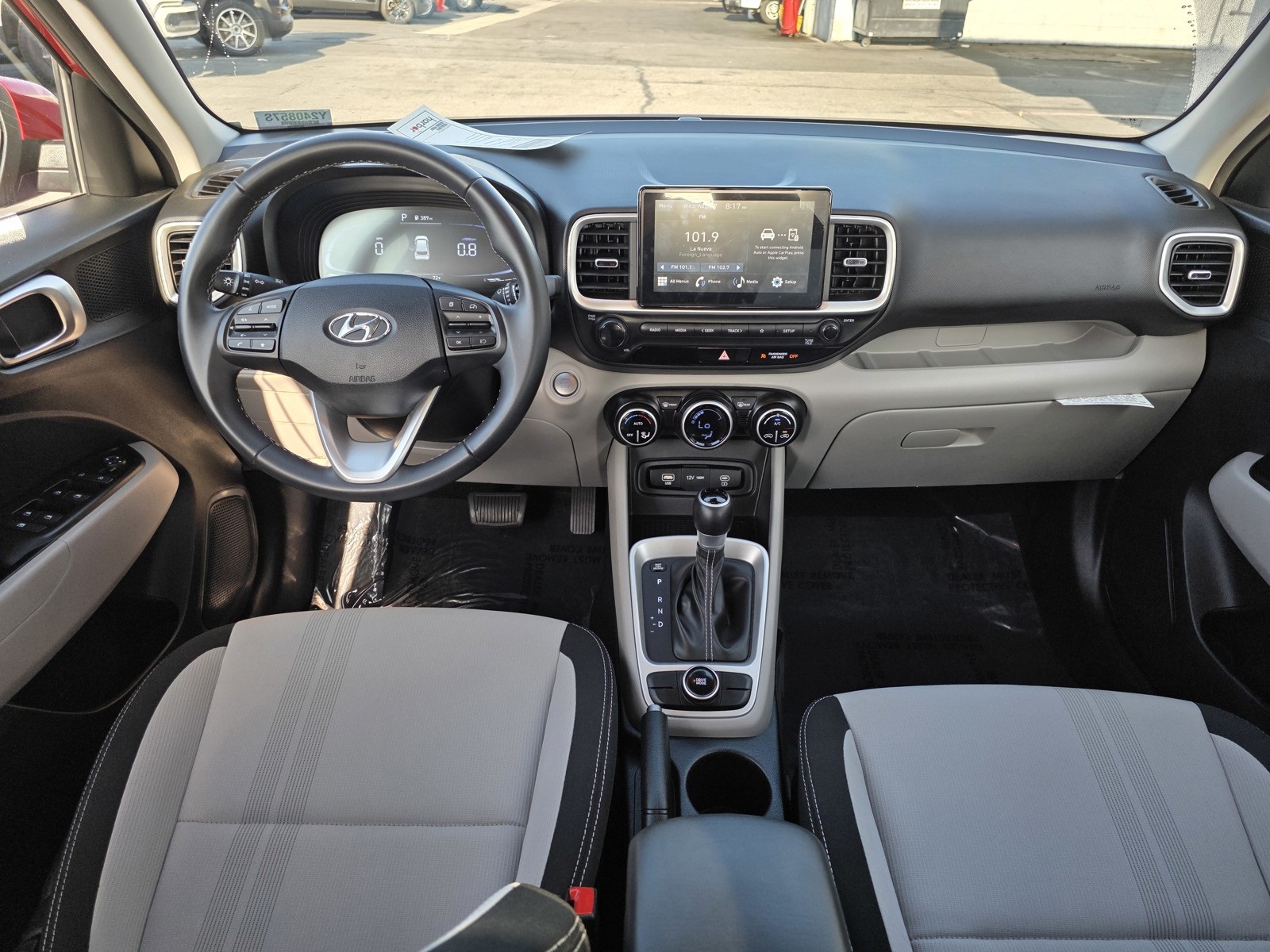 2024 Hyundai Venue SEL photo 14