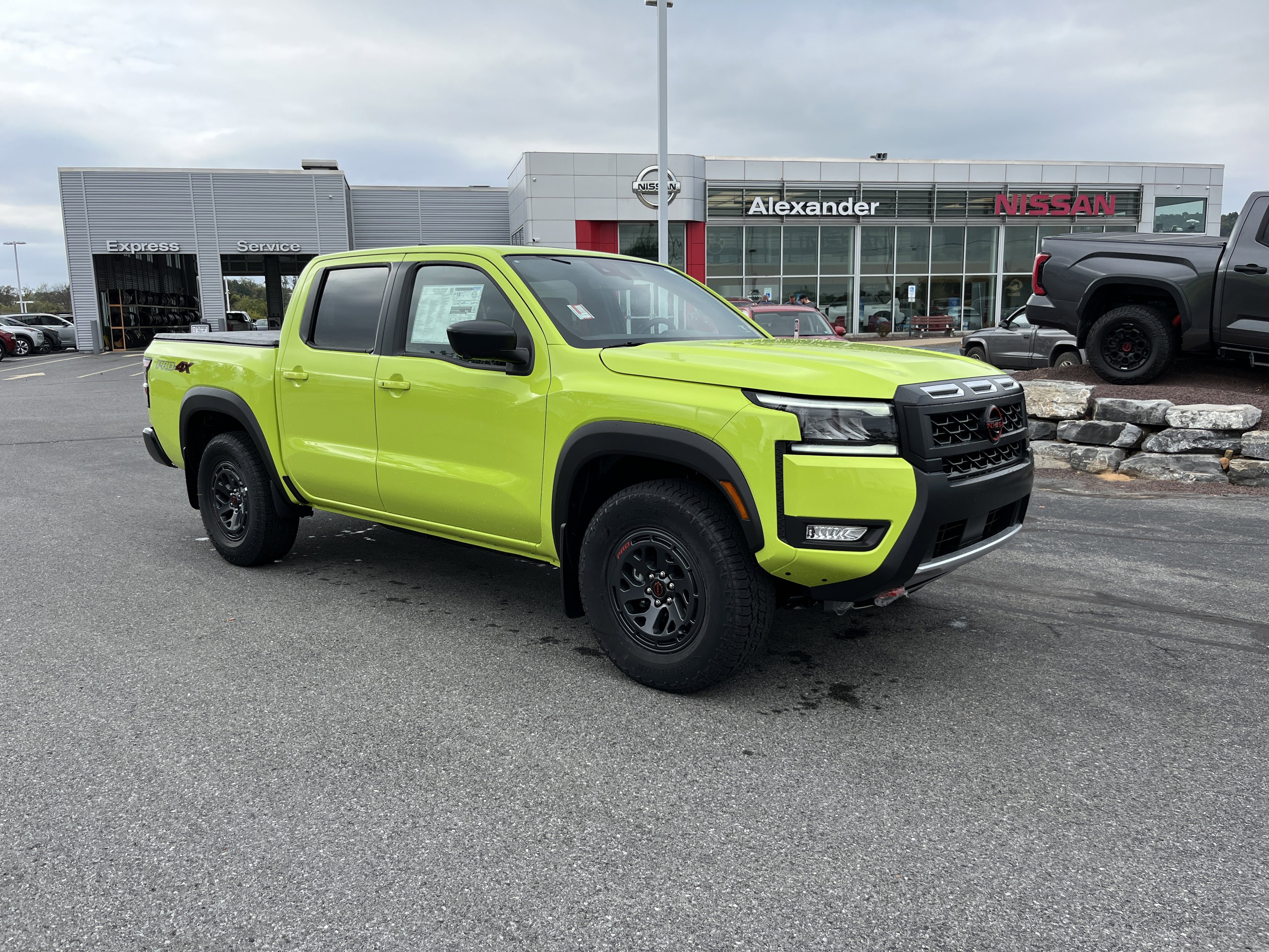 2026 Nissan Frontier PRO-4X's photo