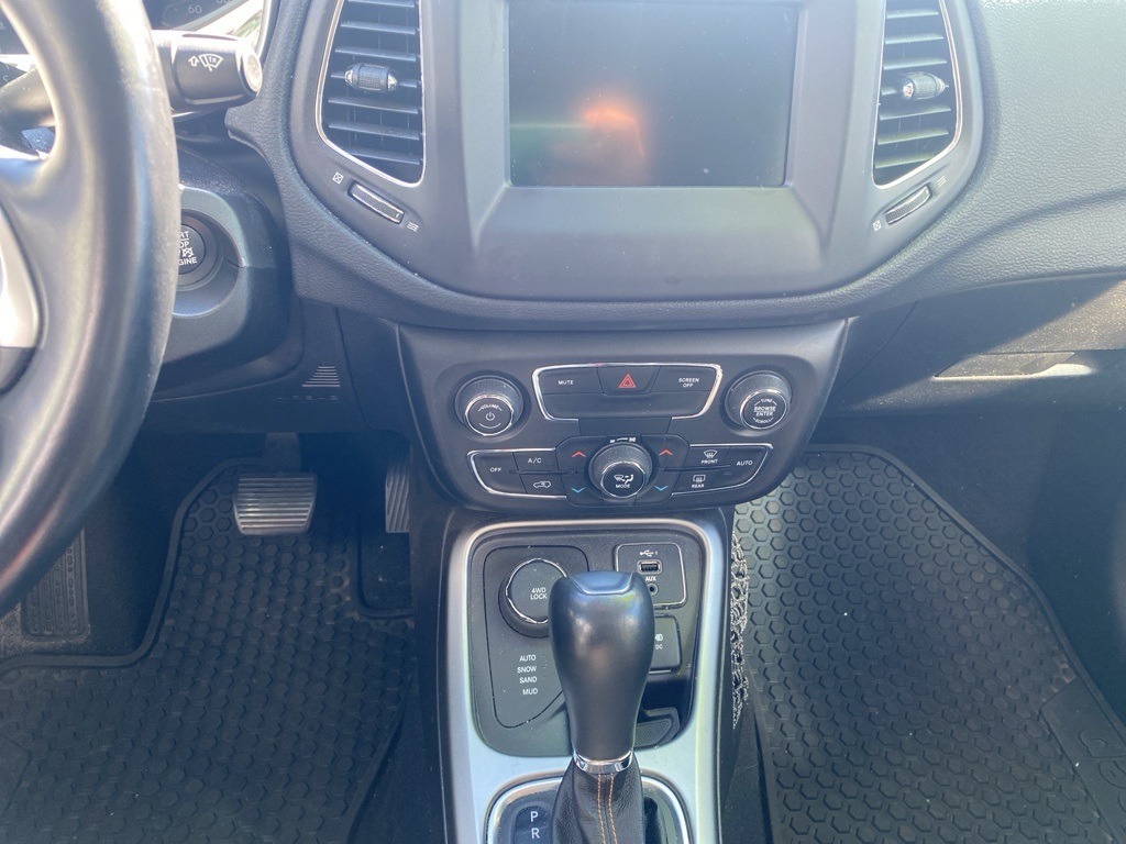 2020 Jeep Compass Latitude photo 10