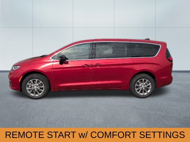 2026 Chrysler Pacifica photo 3