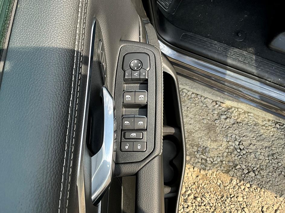 2026 Ram 1500 Laramie photo 12