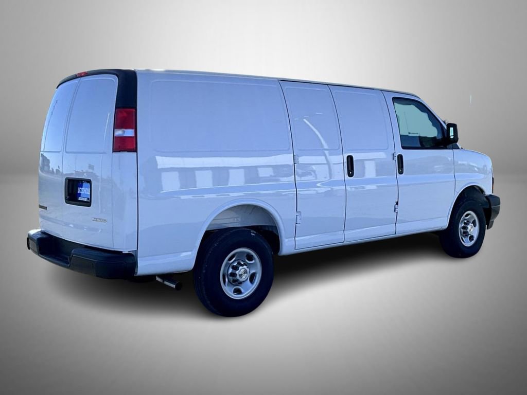 2025 Chevrolet Express Cargo 2500 photo 2
