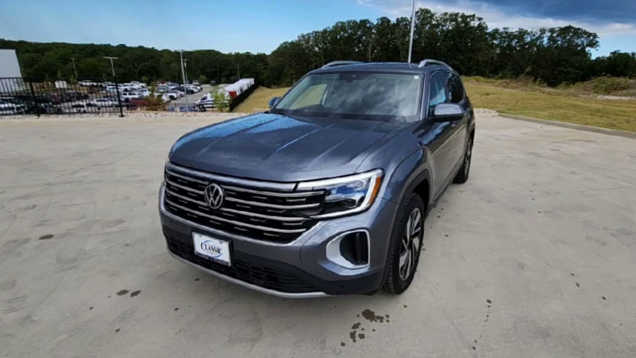 2024 Volkswagen Atlas SEL photo 31