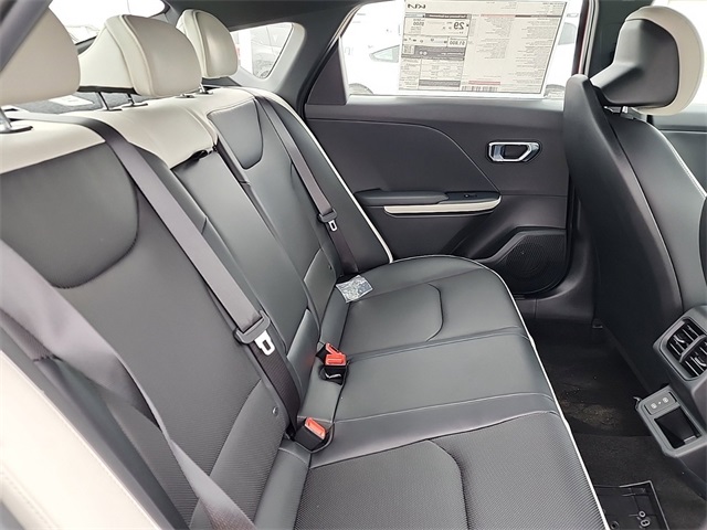 2025 Kia K4 GT-Line Turbo photo 16
