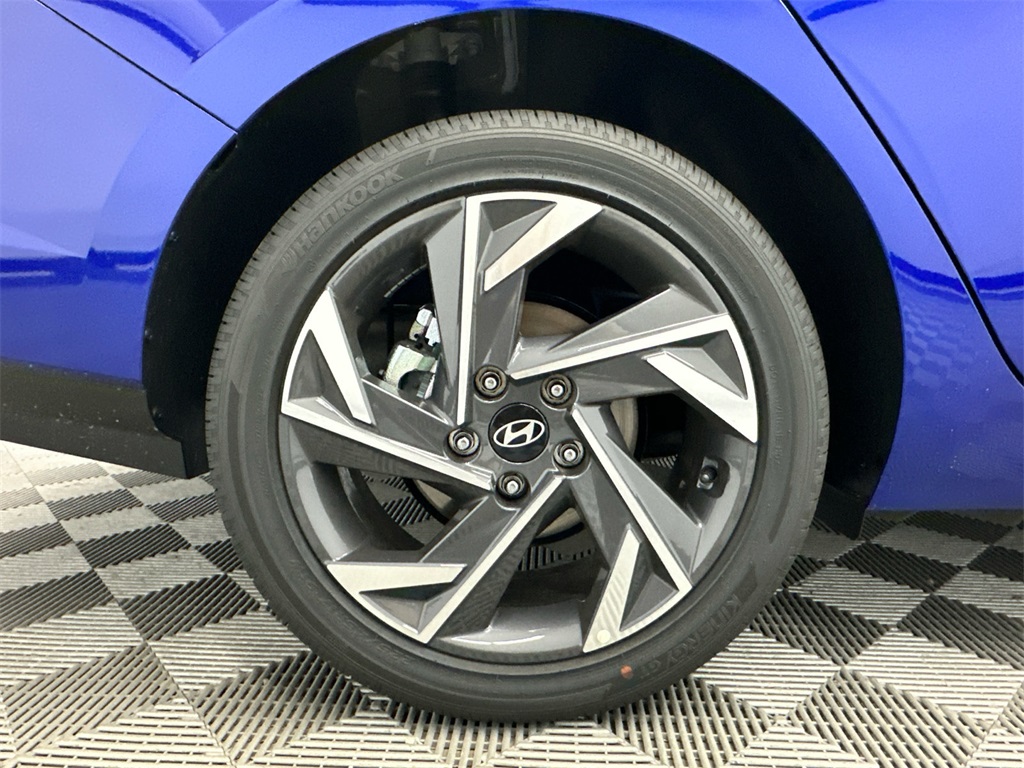 2025 Hyundai Elantra SEL Convenience photo 19