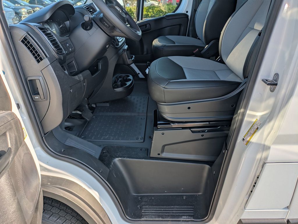 2025 Ram ProMaster 2500 photo 11