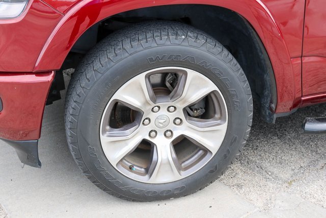 2019 Ram 1500 Laramie photo 7
