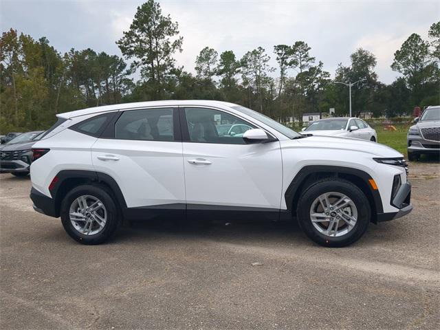 2025 Hyundai Tucson SE photo 4