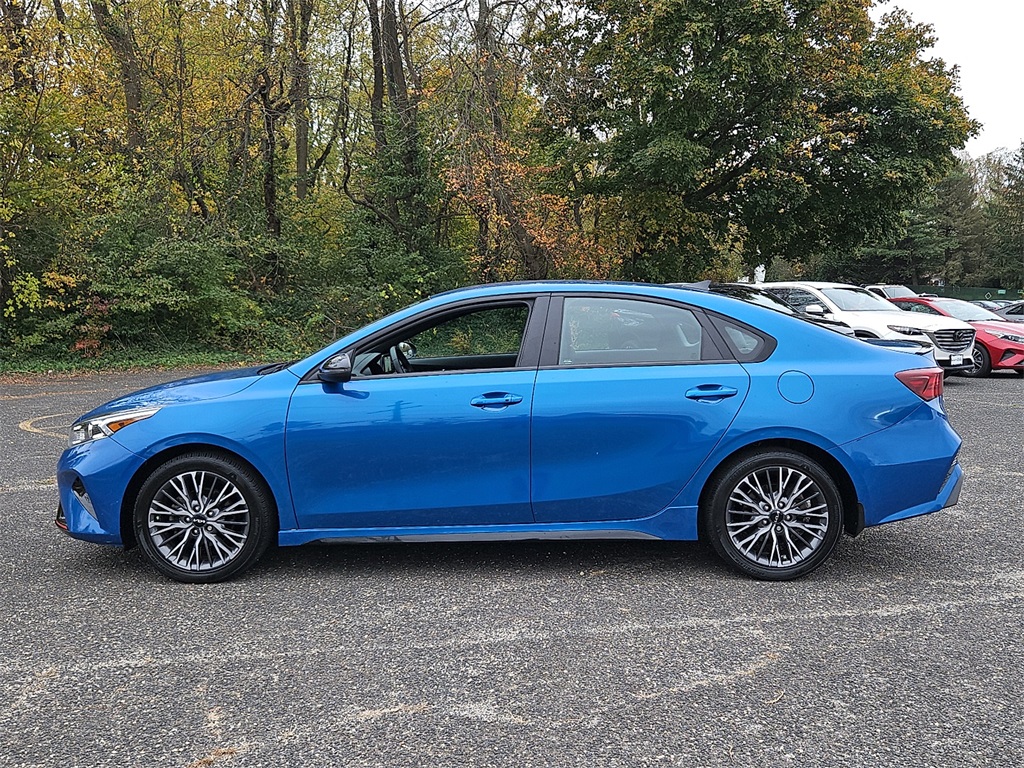 2023 Kia Forte GT-Line photo 4