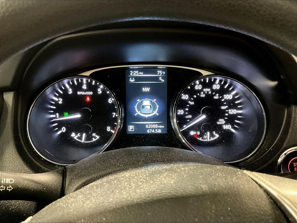 2014 Nissan Rogue SV photo 8