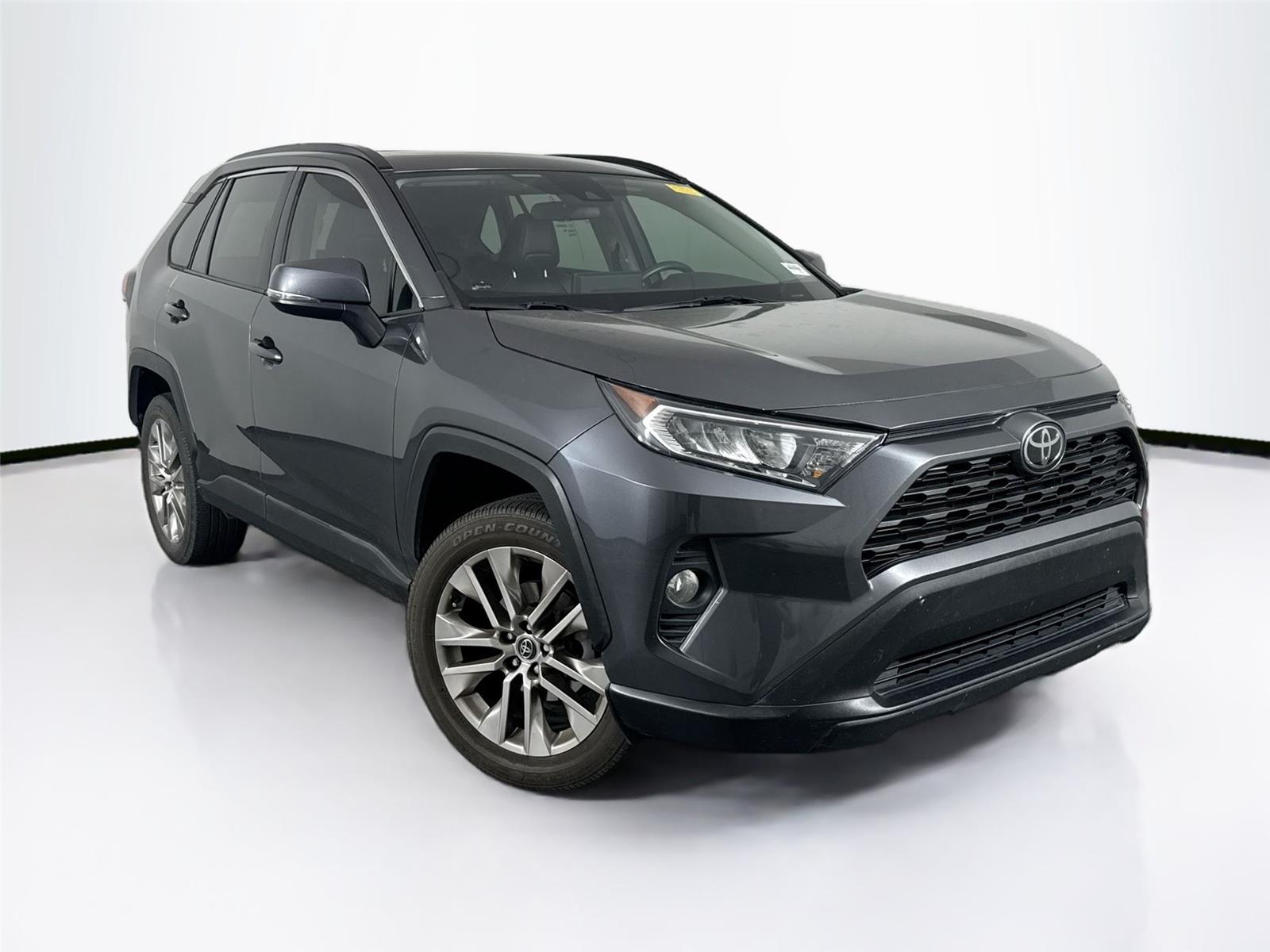 2020 Toyota RAV4 XLE Premium photo 4