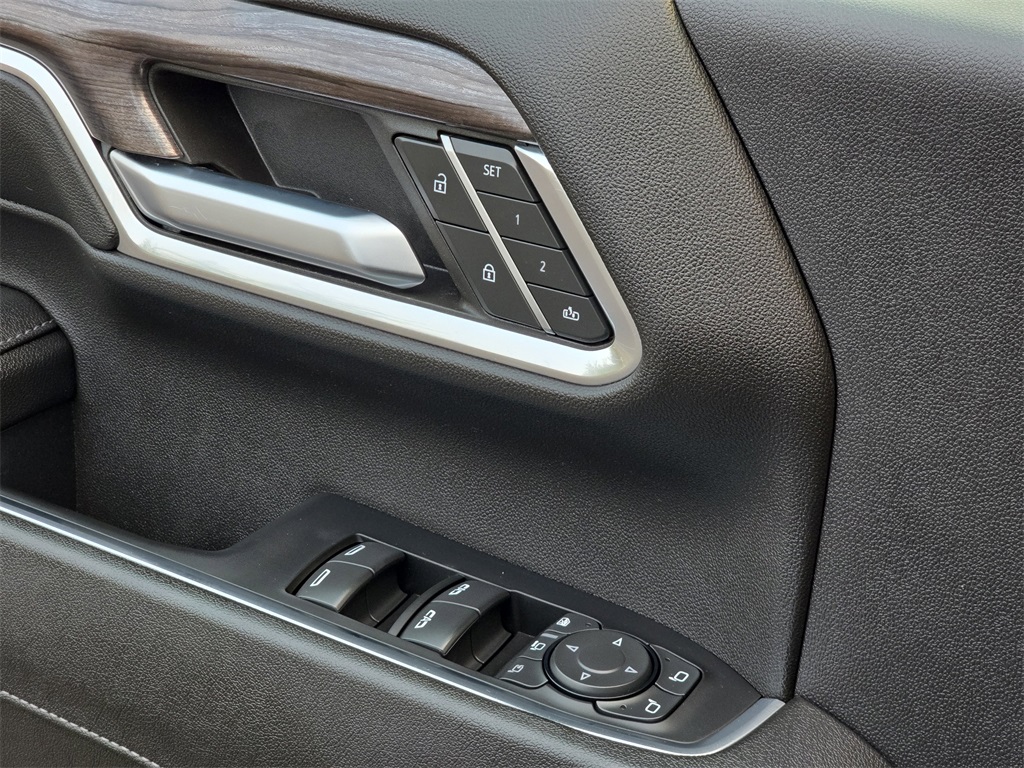 2024 Chevrolet Silverado 2500HD LTZ photo 26