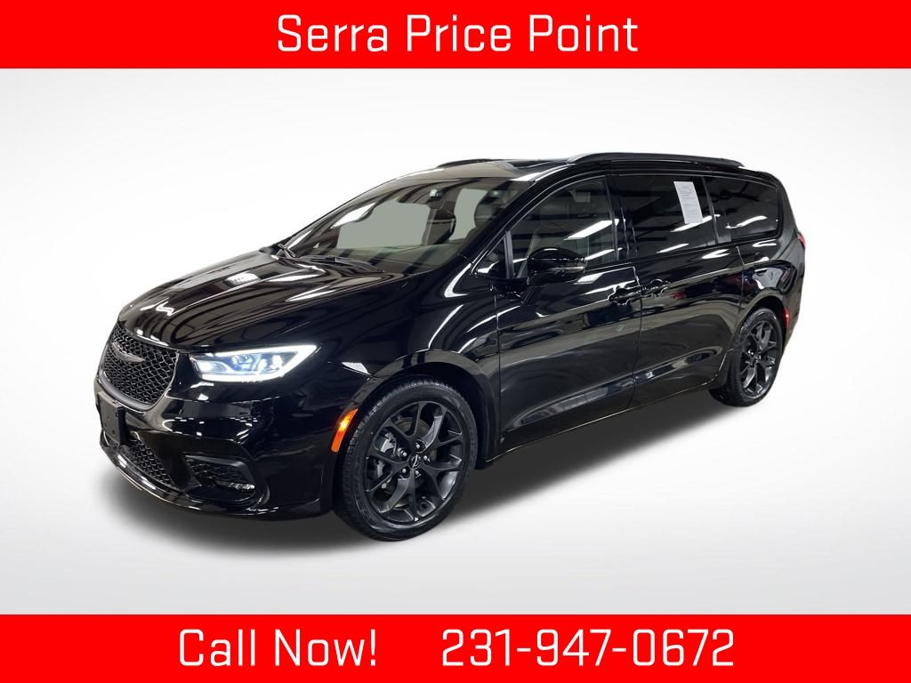 2025 Chrysler Pacifica Limited's photo