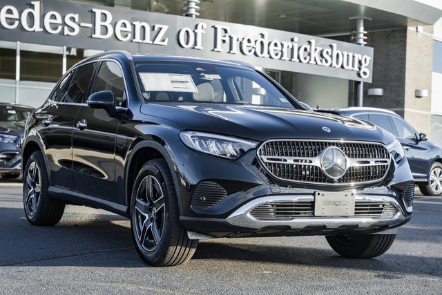 2026 Mercedes-Benz GLC Base's photo