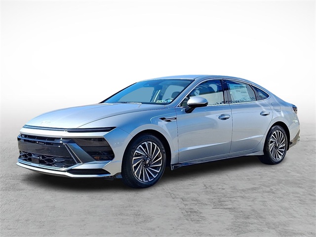 2025 Hyundai Sonata Hybrid SEL photo 2