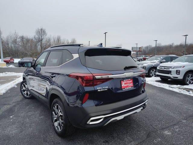 2023 Kia Seltos EX photo 2