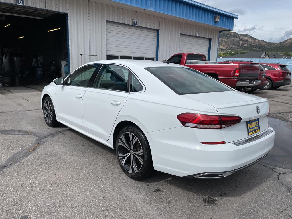 2022 Volkswagen Passat 2.0T SE photo 3