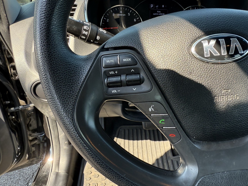 2017 Kia Forte LX photo 11