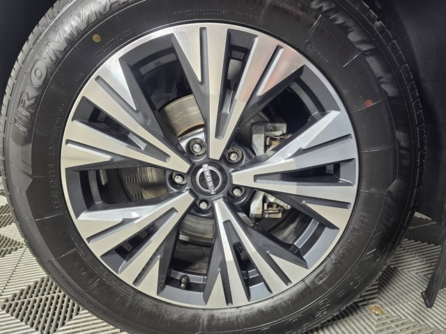 2023 Nissan Rogue SV photo 2