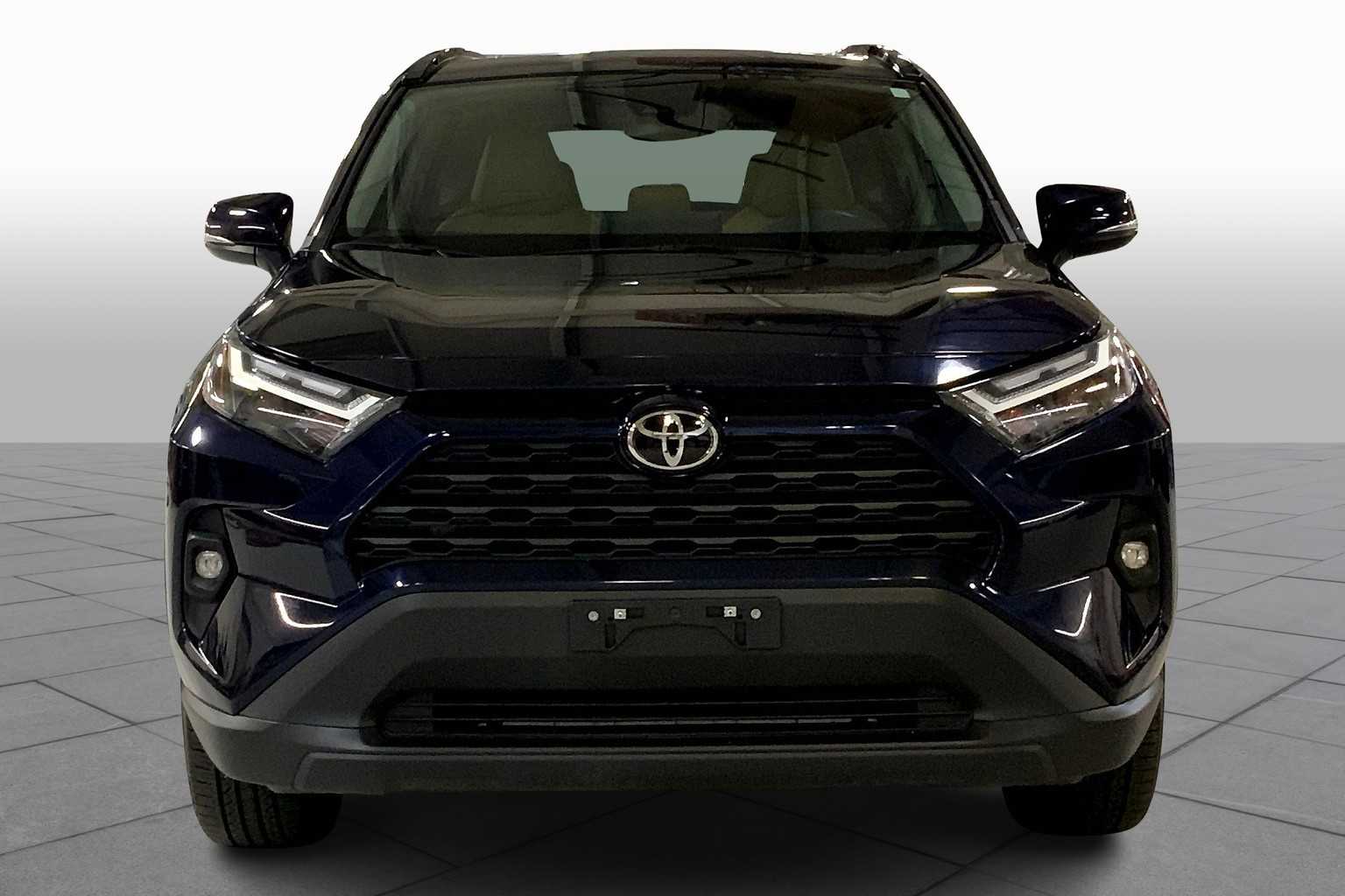 2024 Toyota RAV4 XLE Premium photo 3
