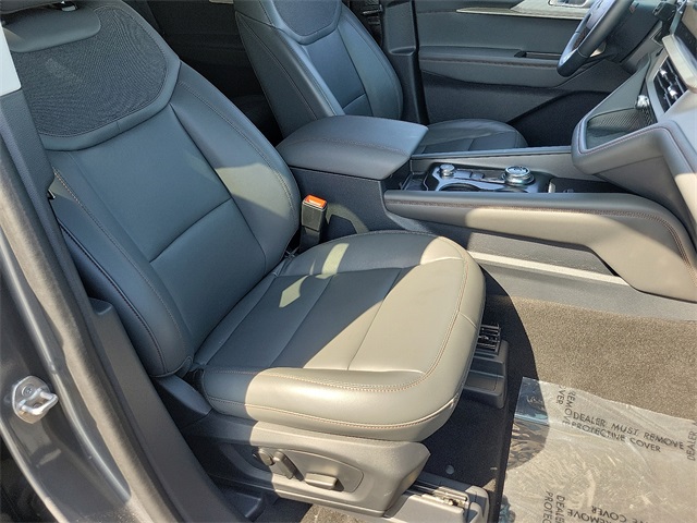 2025 Ford Explorer photo 13