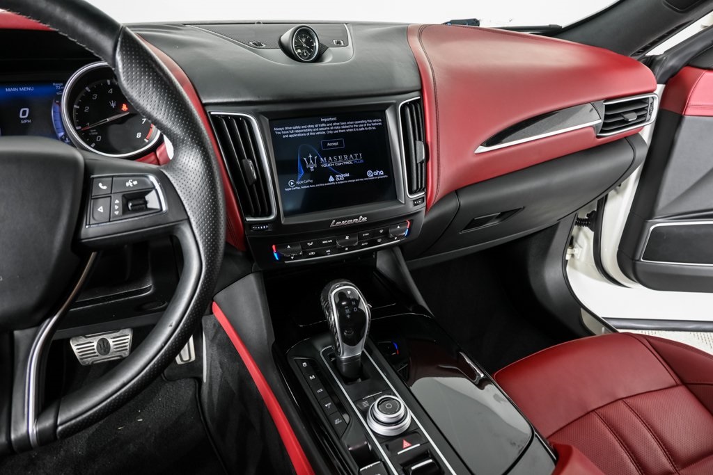 2017 Maserati Levante Base photo 4
