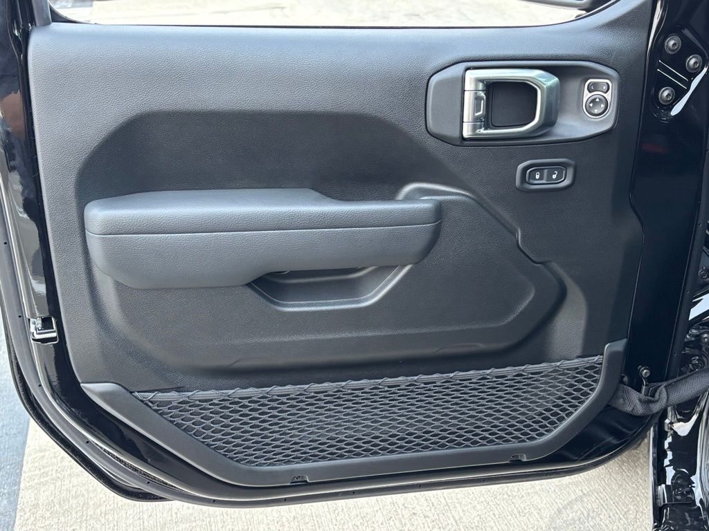2025 Jeep Wrangler Sport S photo 9