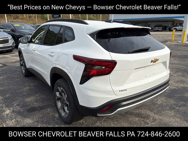 2026 Chevrolet Trax LT photo 3