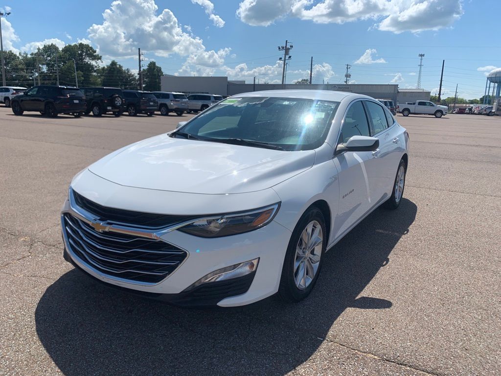 2023 Chevrolet Malibu 1LT photo 2