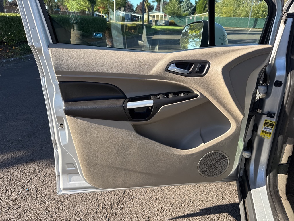 2016 Ford Transit Connect Titanium Wagon photo 17