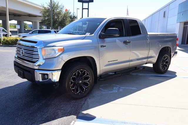 2017 Toyota Tundra SR5 photo 3