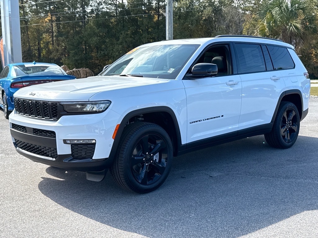 2025 Jeep Grand Cherokee Limited photo 4