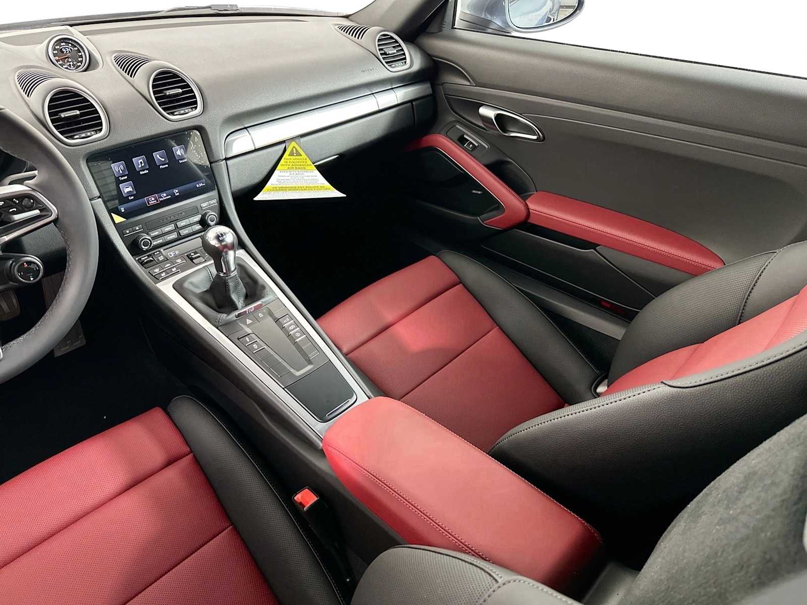 2025 Porsche Cayman photo 20