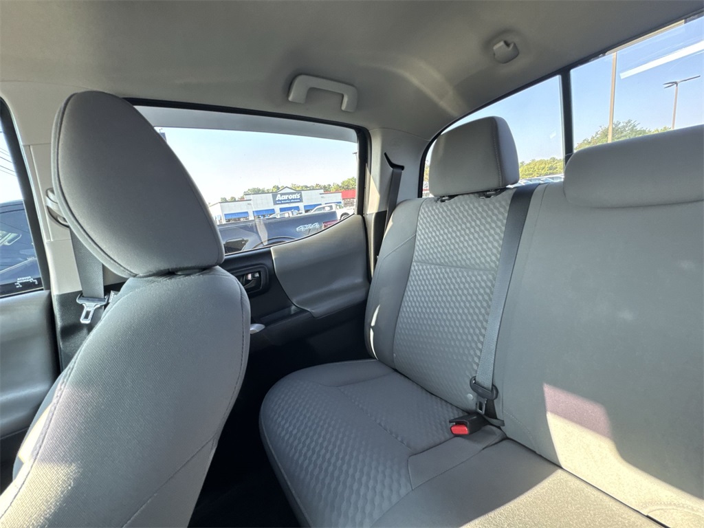 2022 Toyota Tacoma SR5 photo 12