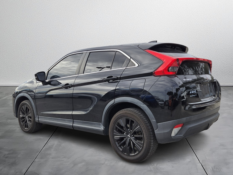 2018 Mitsubishi Eclipse Cross LE photo 3