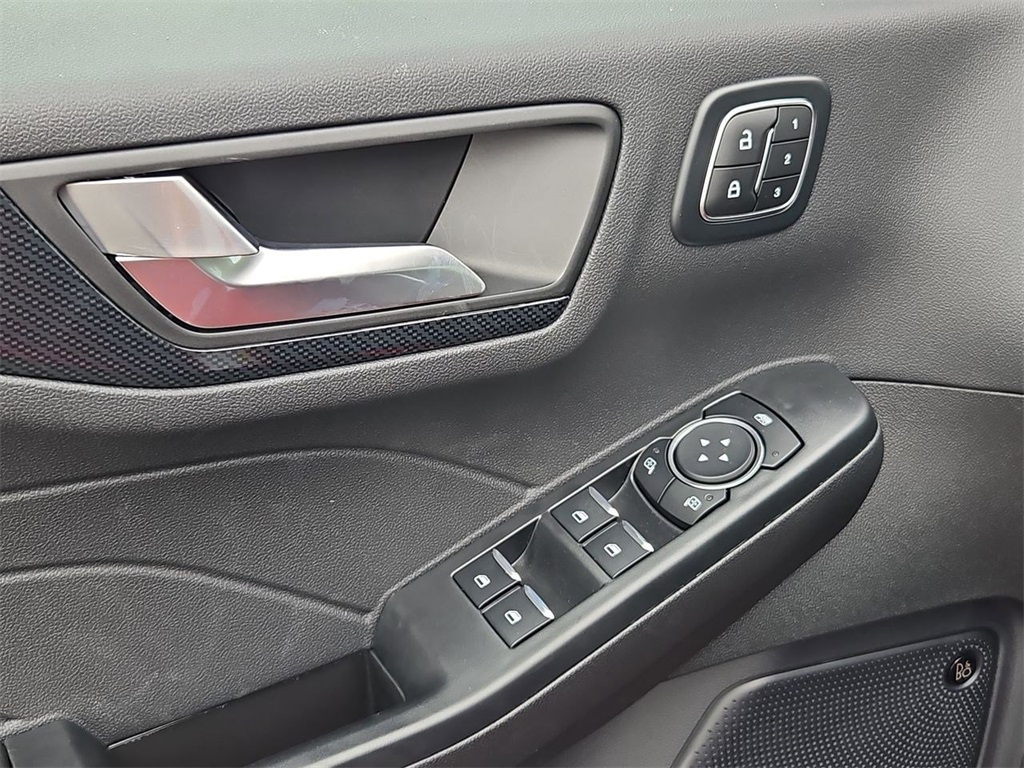 2025 Ford Escape Hybrid ST-Line Elite photo 11