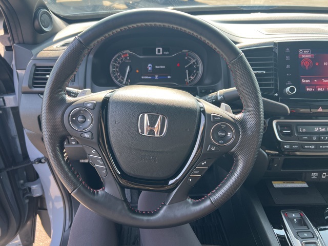 2023 Honda Ridgeline Black Edition photo 15