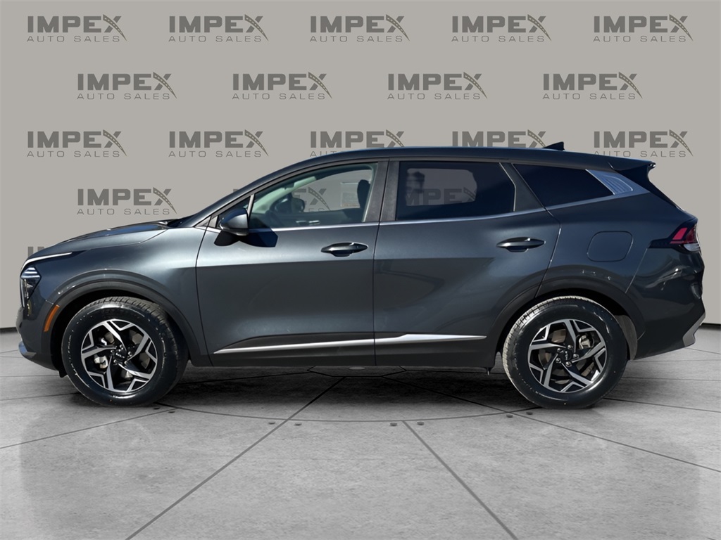 2024 Kia Sportage LX photo 2