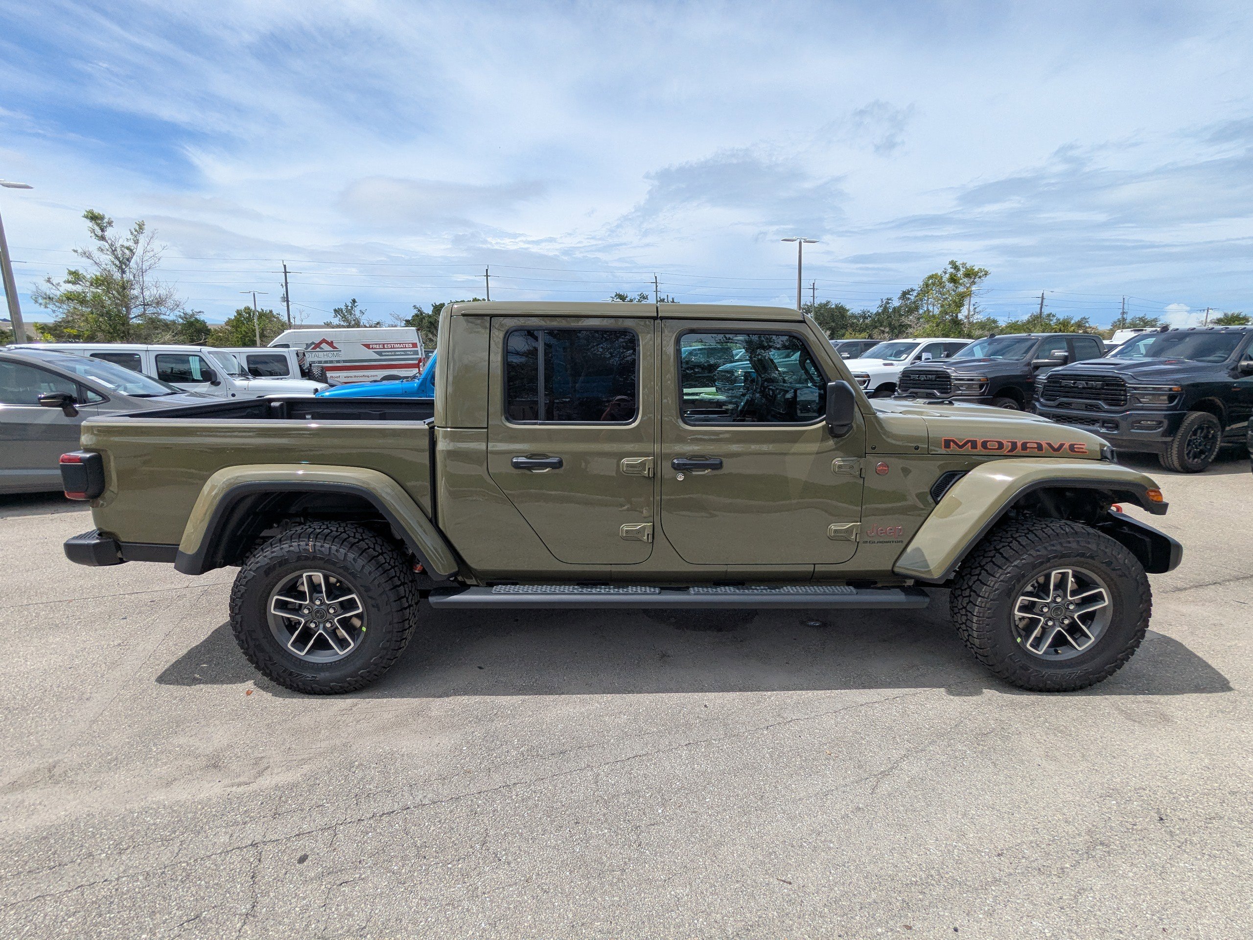 2025 Jeep Gladiator Mojave photo 4