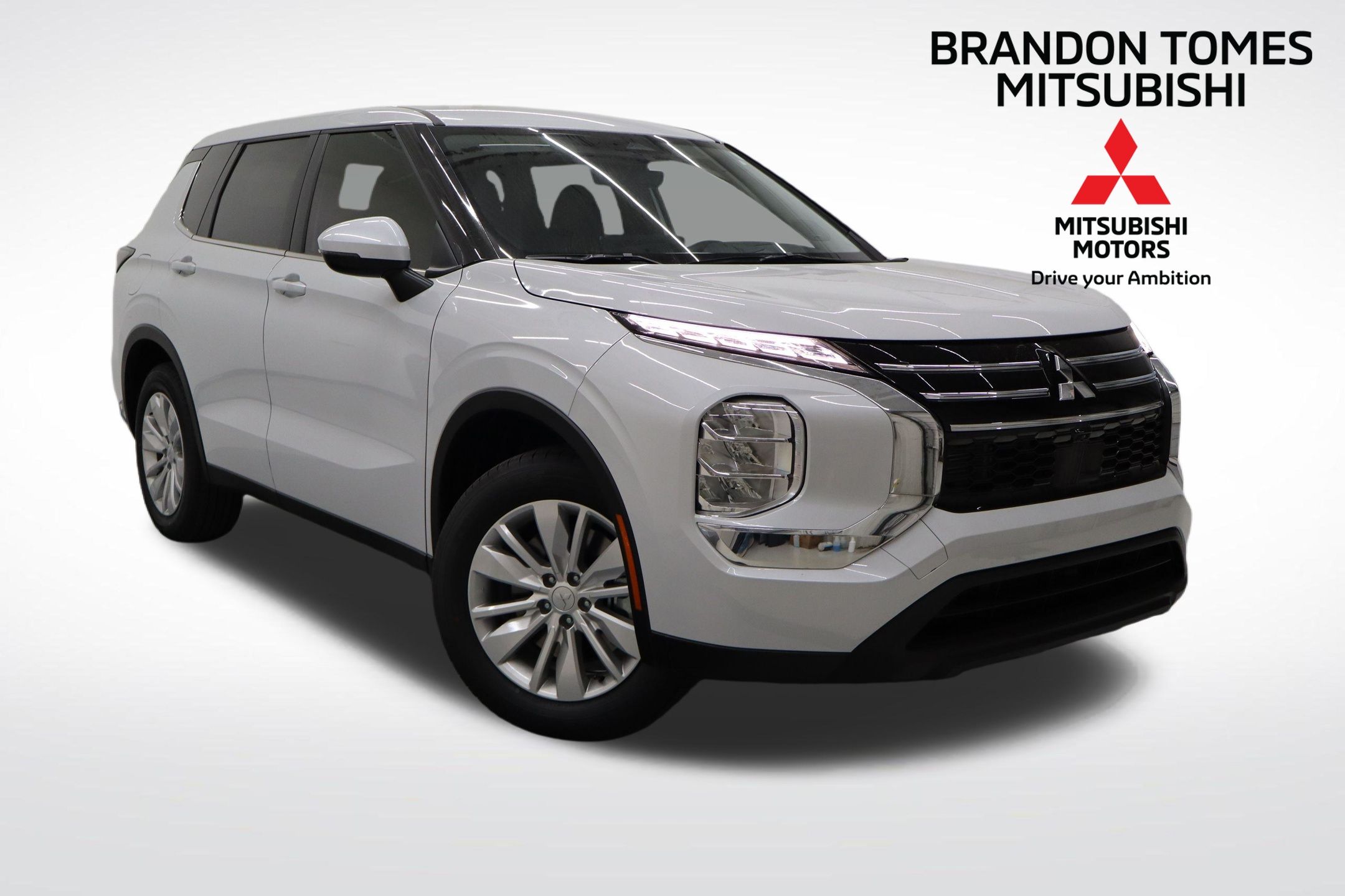 2026 Mitsubishi Outlander ES's photo