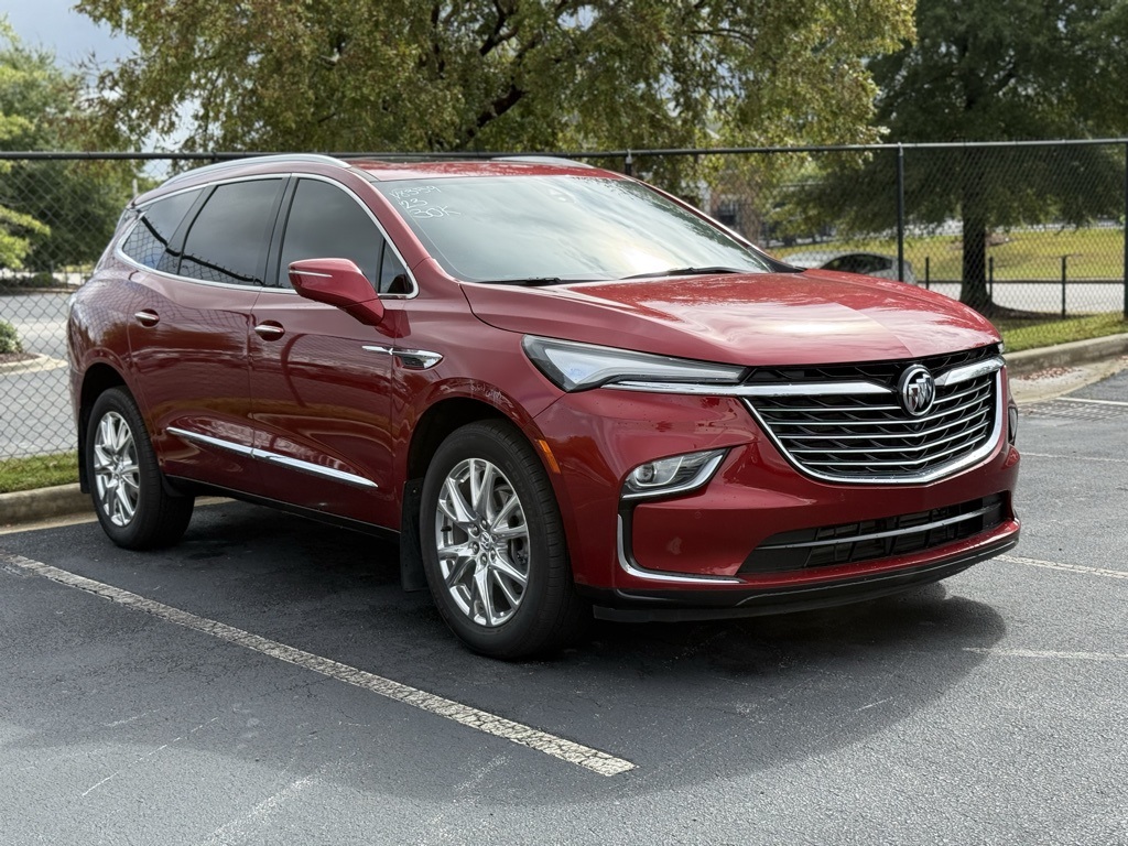 2023 Buick Enclave Premium photo 2