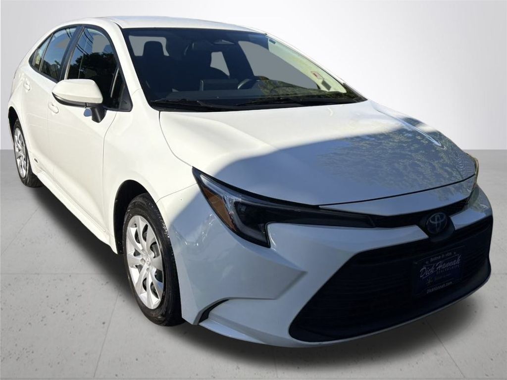 2023 Toyota Corolla Hybrid LE photo 4