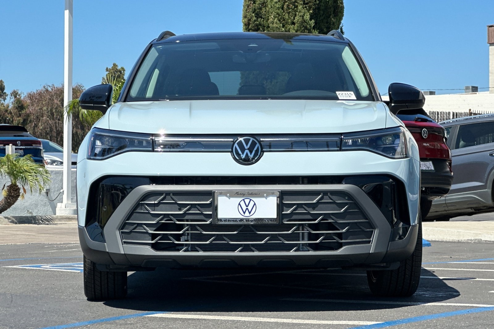 2025 Volkswagen Taos SE photo 3