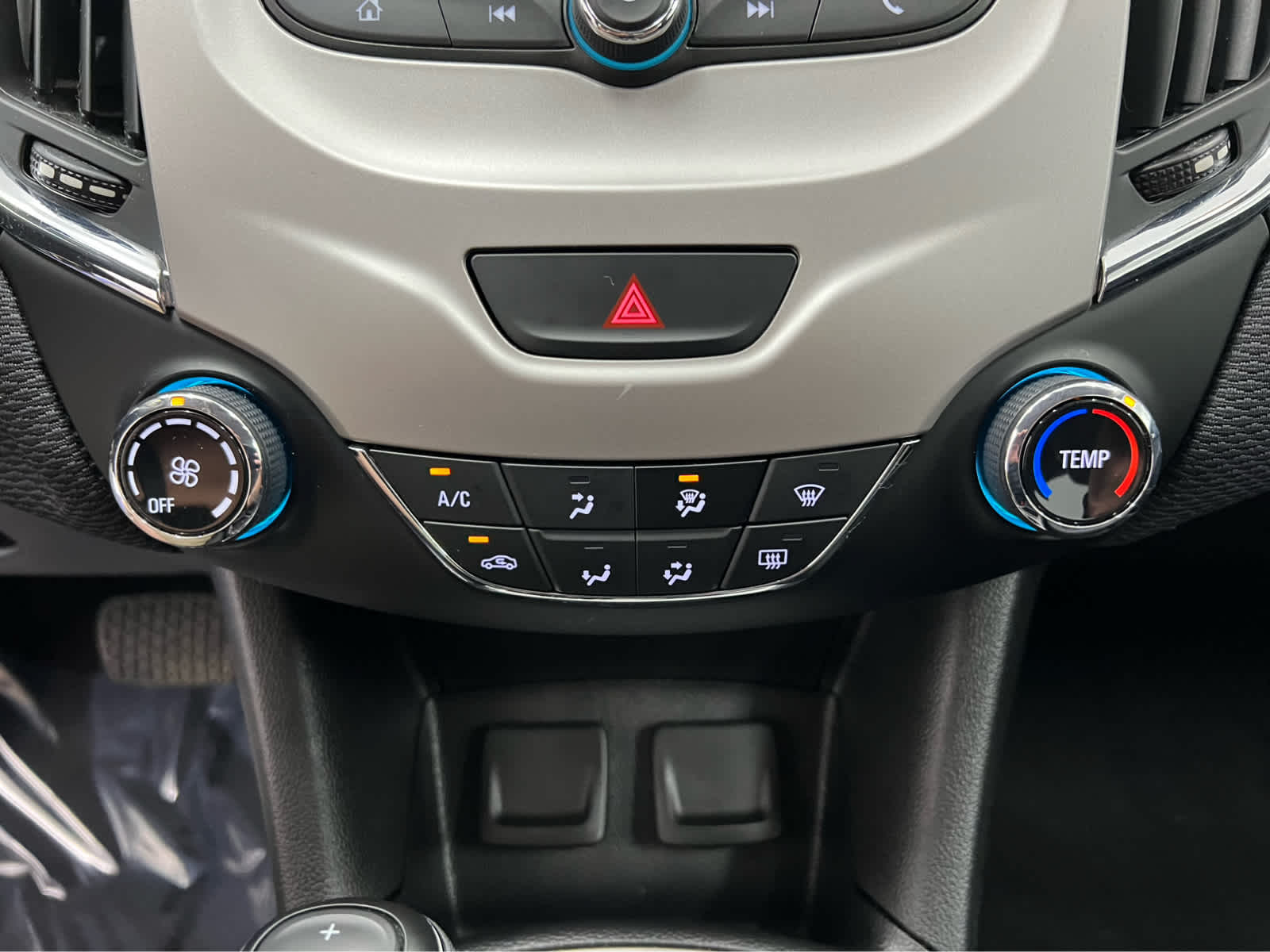 2018 Chevrolet Cruze LS photo 21